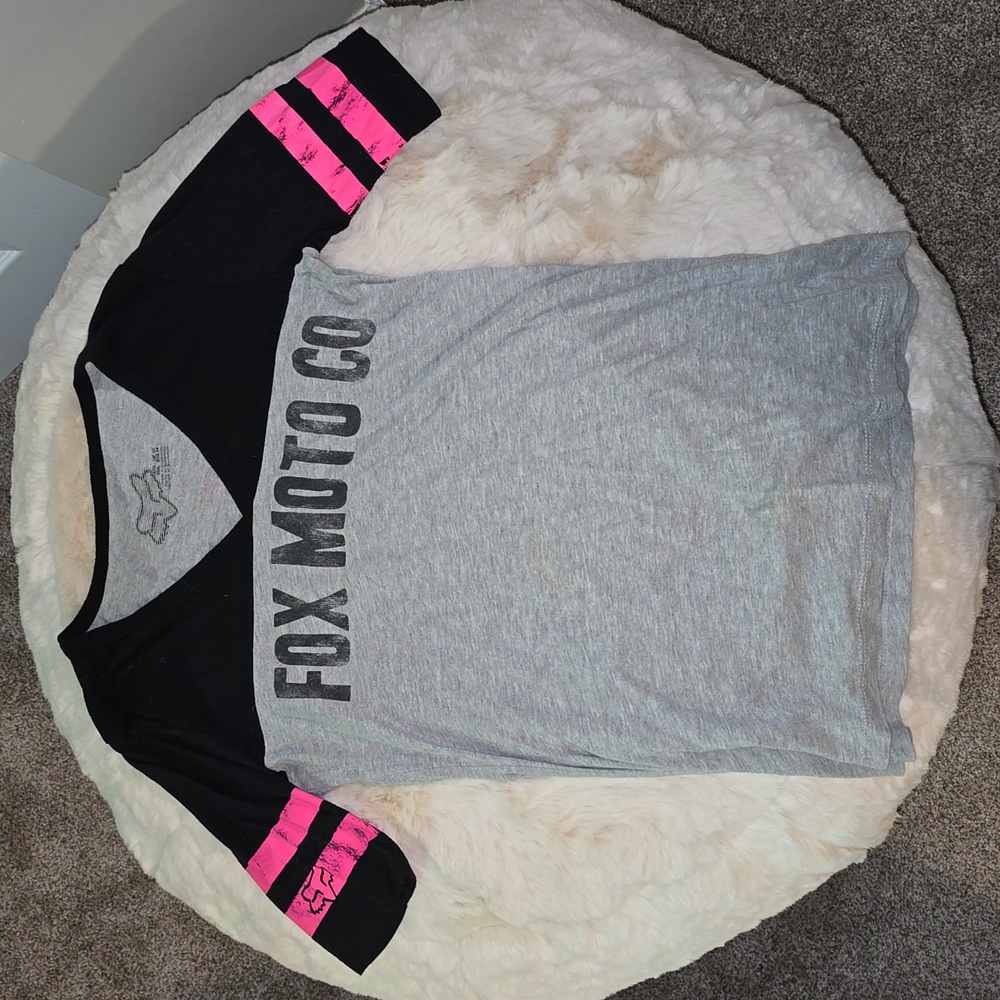 Fox Moto vneck top